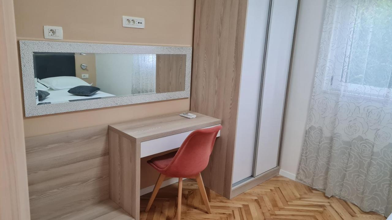 Apartments Prizmic Подстрана Екстериор снимка
