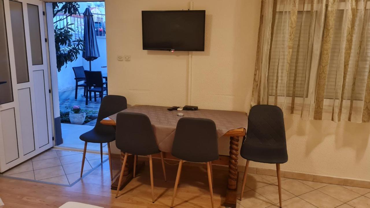 Apartments Prizmic Подстрана Екстериор снимка