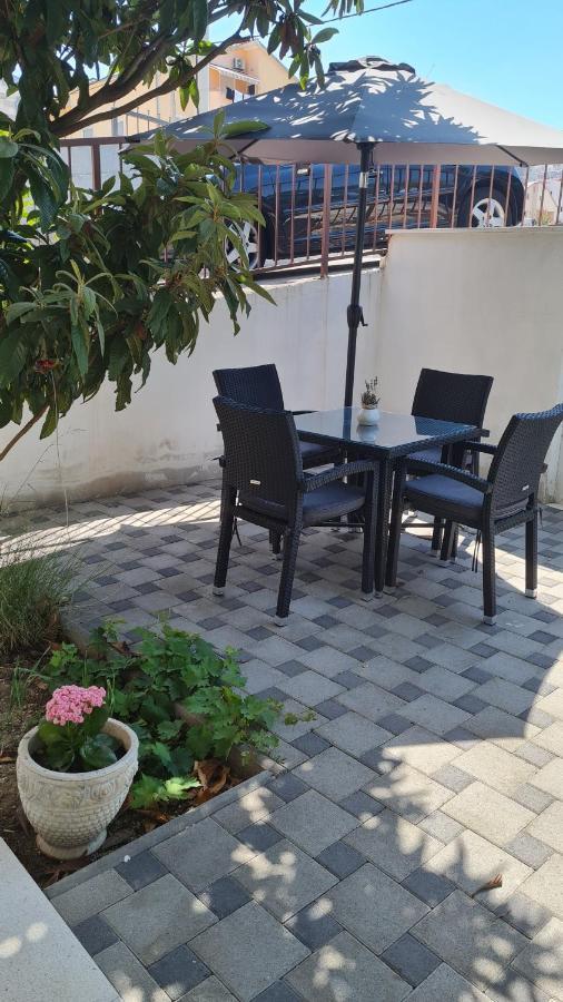 Apartments Prizmic Подстрана Екстериор снимка